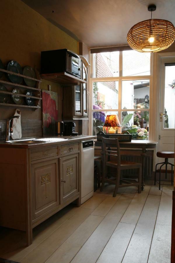 Downtown46 Bed & Breakfast แบร์เคนออพโซม ภายนอก รูปภาพ